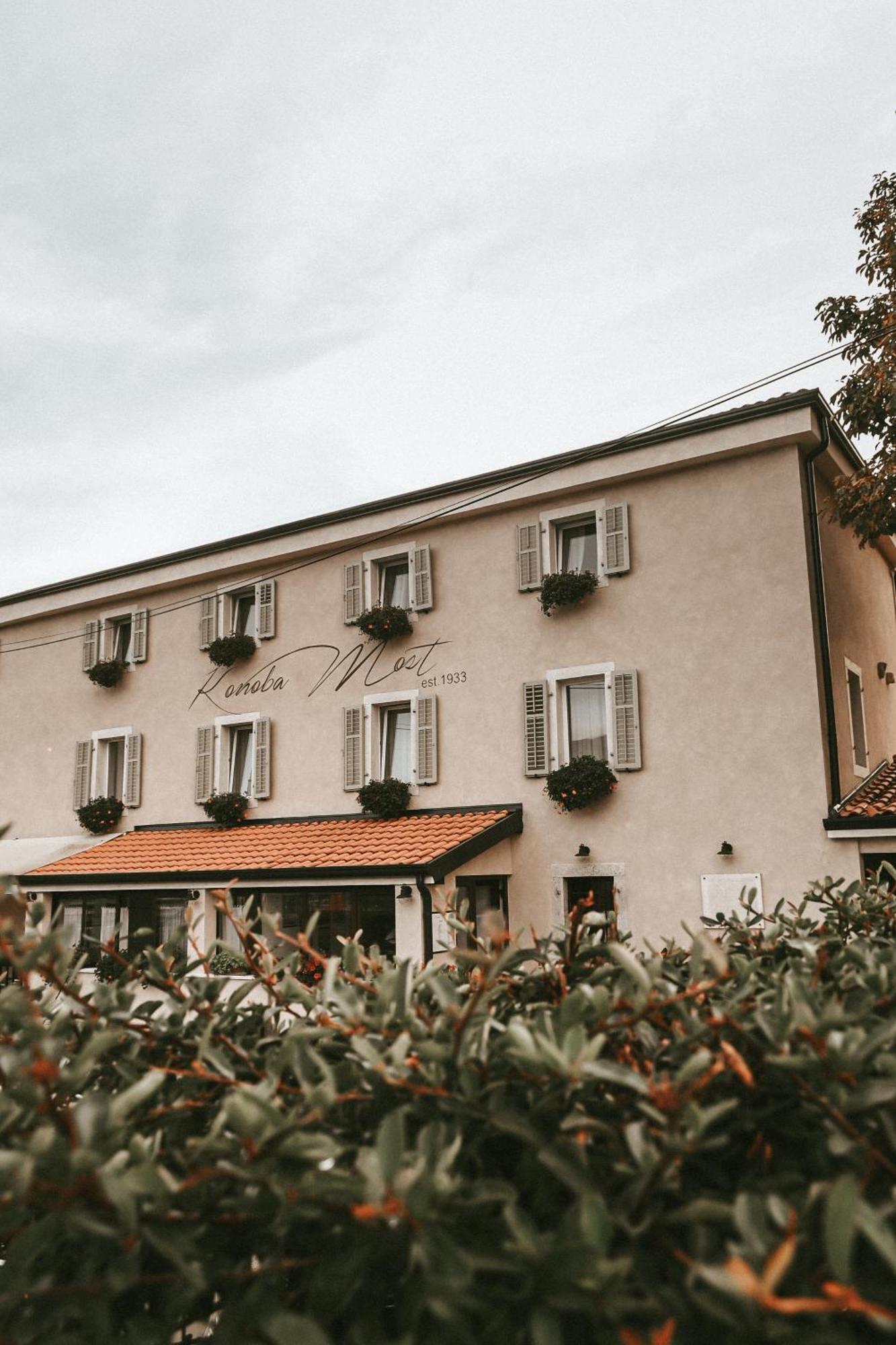 Konoba Most Rooms Бузет Екстер'єр фото